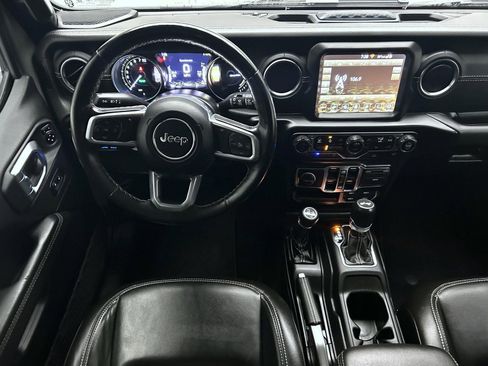 Used 2022 Jeep Wrangler Unlimited Sahara w/ Cold Weather Group image 14