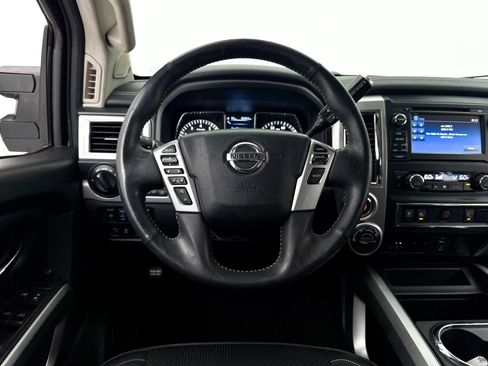 Used 2017 Nissan Titan PRO-4X AWD/4WD image 22