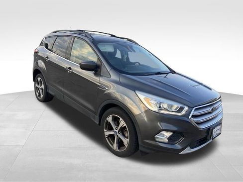 Used 2018 Ford Escape SEL w/ Ford Safe & Smart Package FWD image 7