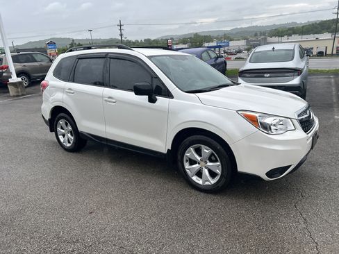 Used 2015 Subaru Forester 2.5i w/ Alloy Wheel Package AWD/4WD image 3