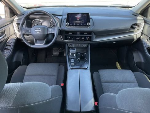 Used 2025 Nissan Rogue SV FWD image 9