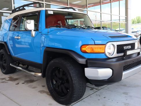 Used 2007 Toyota FJ Cruiser 4WD image 1