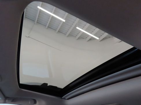 Used 2025 Subaru Outback Touring w/ Tech Package 2 image 23