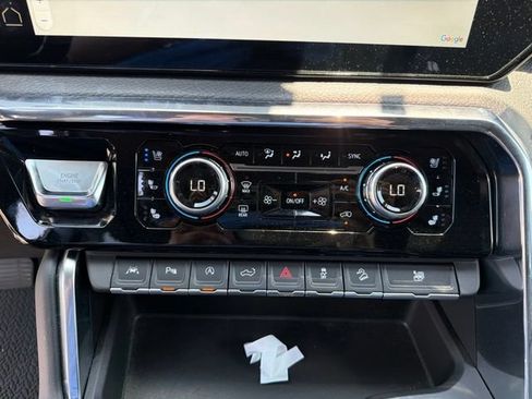 Used 2024 GMC Sierra 1500 Denali w/ Denali Reserve Package AWD/4WD image 27