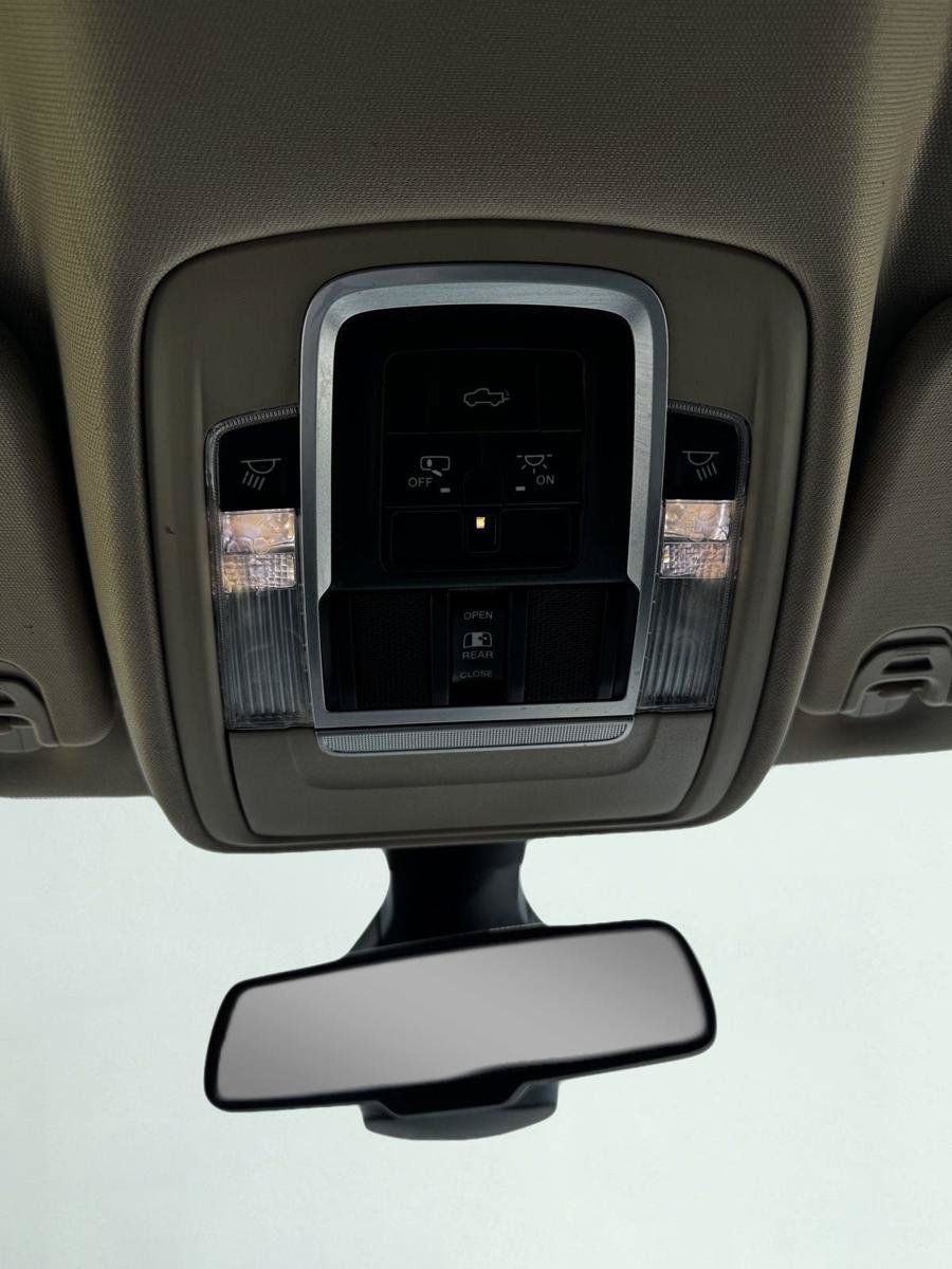 Used 2020 RAM 1500 Laramie AWD/4WD image 3