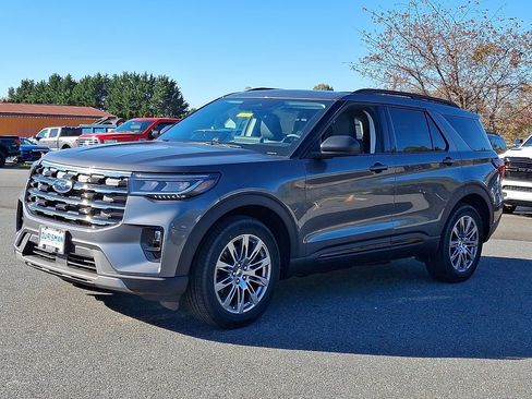 New 2026 Ford Explorer Active w/ Active Comfort Package image 2