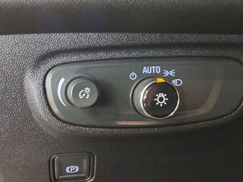 Used 2019 GMC Terrain SLE w/ Driver Convenience Package AWD/4WD image 19