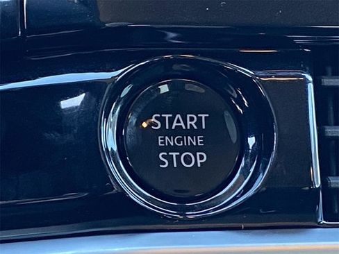 New 2025 Nissan Pathfinder SV image 29