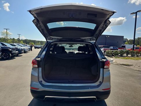 Used 2024 Chevrolet Equinox LT FWD image 17