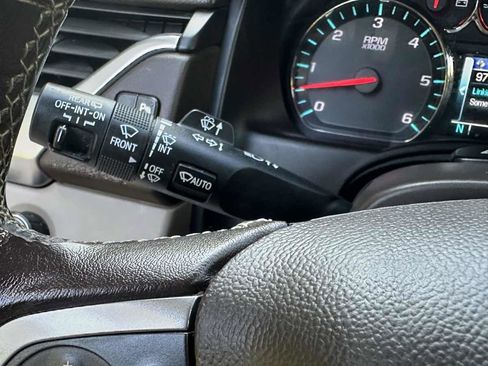 Used 2019 Chevrolet Suburban LT AWD/4WD image 38