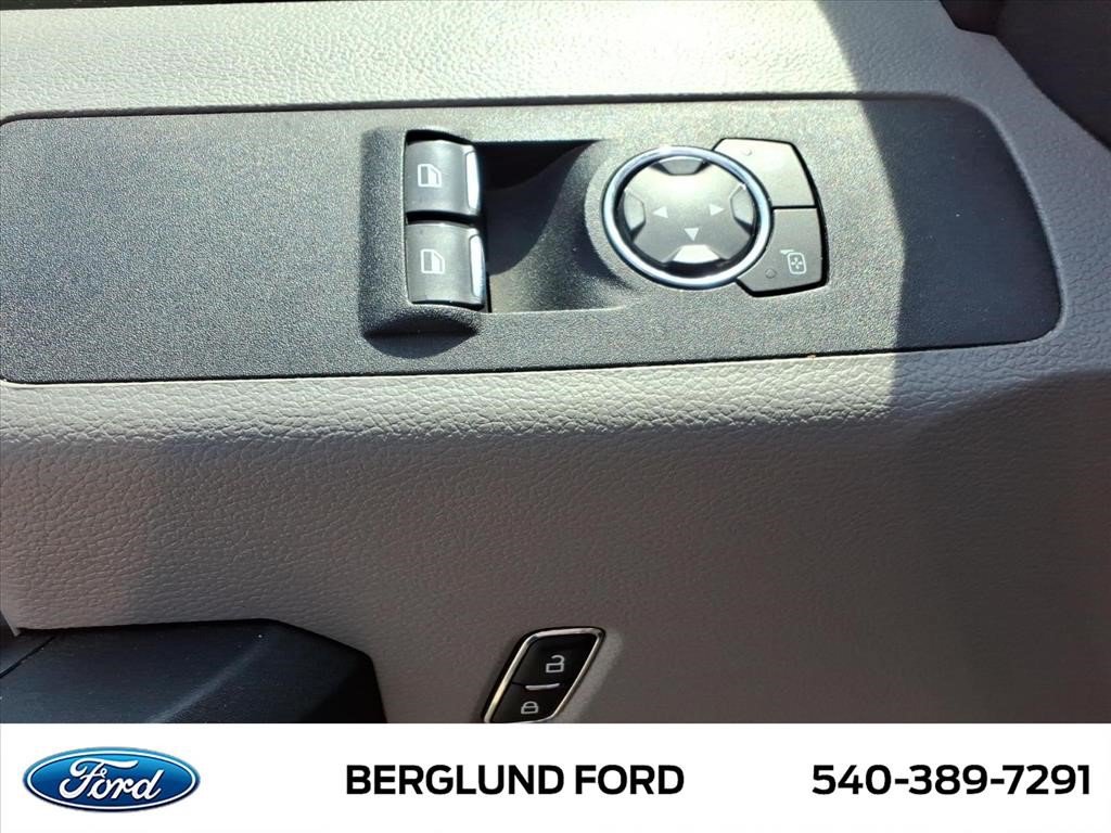 Used 2019 Ford F550 2WD Regular Cab Super Duty image 16