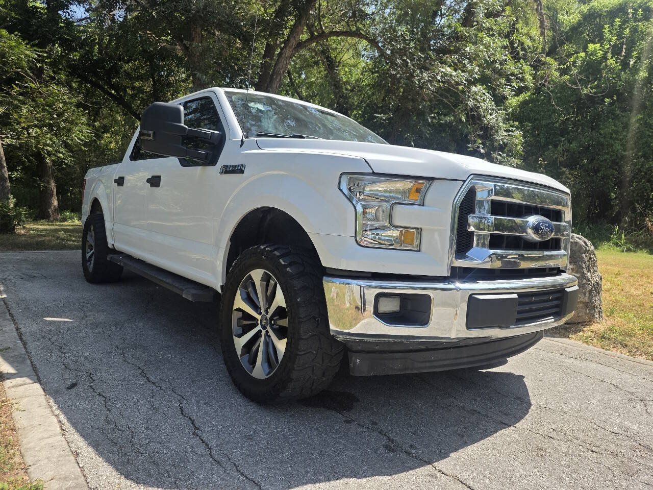 Used 2017 Ford F150 XLT RWD image 2