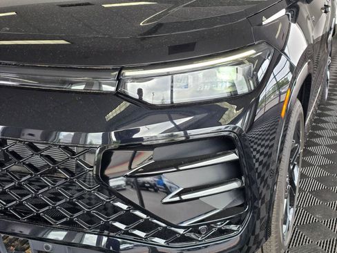 New 2026 Volkswagen Tiguan SE R-Line AWD/4WD image 9
