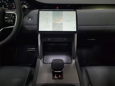 New 2024 Land Rover Discovery Sport Dynamic SE image 26
