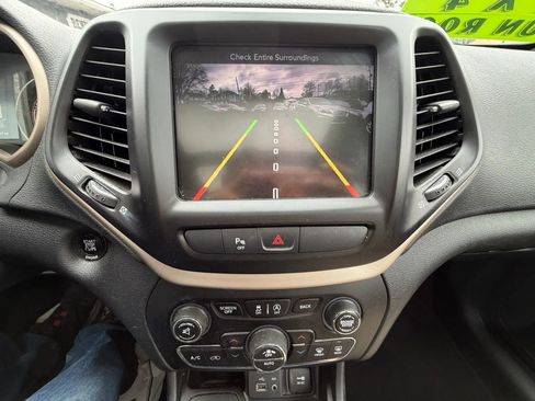 Used 2016 Jeep Cherokee 75th Anniversary AWD/4WD image 13
