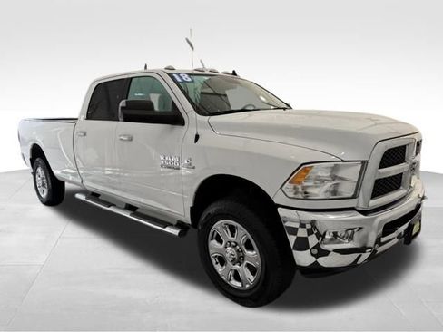 Used 2018 RAM 3500 SLT w/ Luxury Group image 7