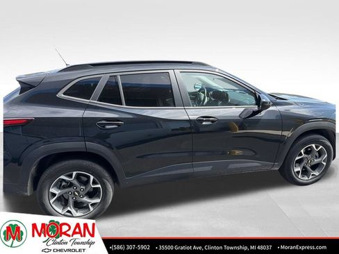 Certified 2024 Chevrolet Trax LT w/ Driver Confidence Package FWD image 2