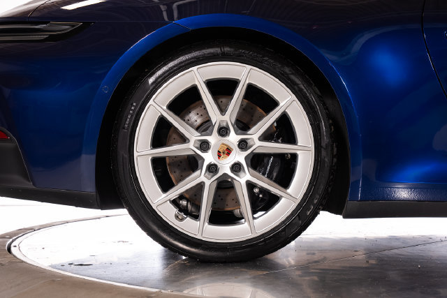 Used 2025 Porsche 911 Targa 4 GTS AWD/4WD image 11