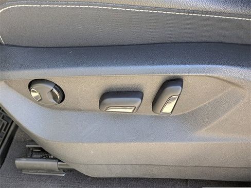 Used 2024 Volkswagen Atlas SE image 21