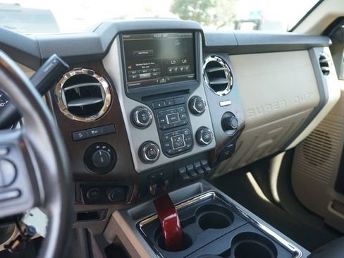 Used 2016 Ford F250 Lariat w/ Lariat Ultimate Package AWD/4WD image 27