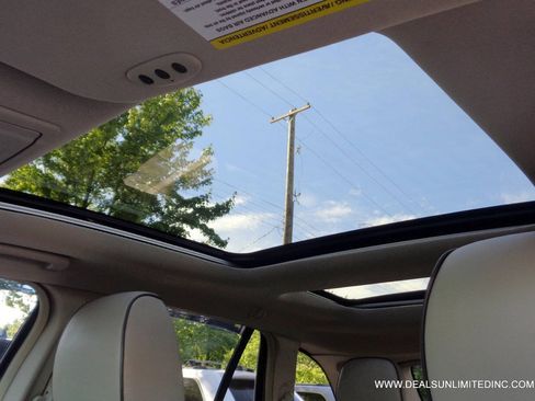 Used 2015 Lincoln MKX AWD w/ Equipment Group 102A image 17