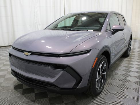 New 2026 Chevrolet Equinox EV LT image 35