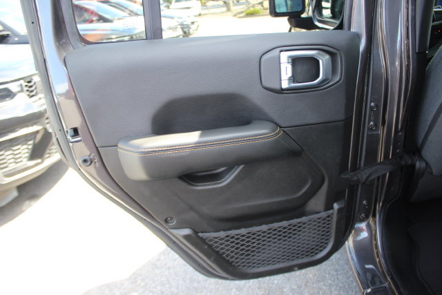 Used 2025 Jeep Wrangler Unlimited Sahara AWD/4WD image 22