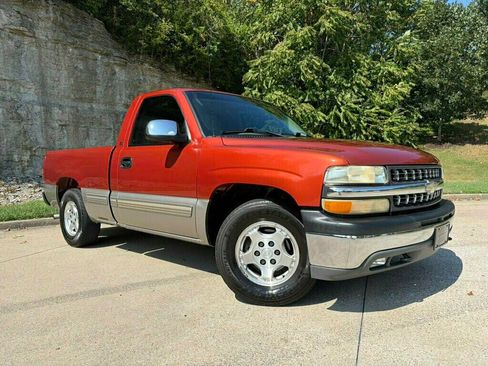 Used 2001 Chevrolet Silverado 1500 LS w/ Firm Ride Suspension Pkg RWD image 1
