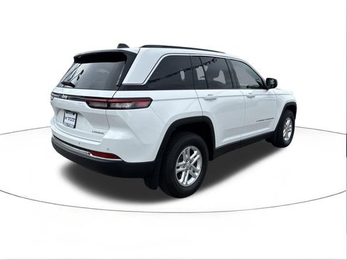 Used 2025 Jeep Grand Cherokee Laredo w/ MOPAR Finishing Package RWD image 3