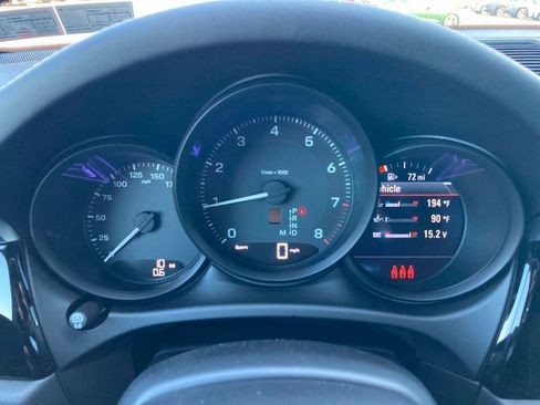 Certified 2024 Porsche Macan image 18