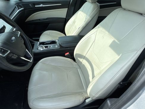 Used 2018 Ford Fusion Energi Titanium FWD image 9