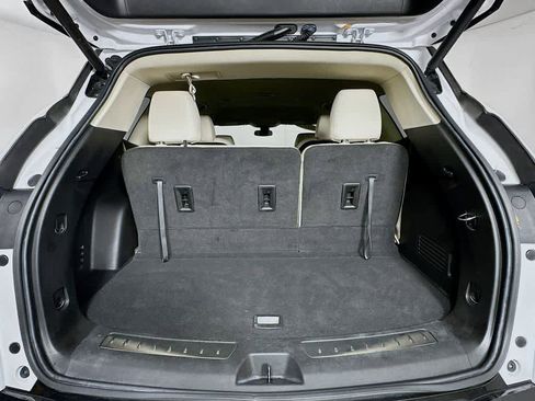 Used 2023 Buick Enclave Essence w/ Sport Touring Edition image 21