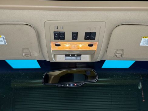 Used 2007 GMC Yukon Denali image 28