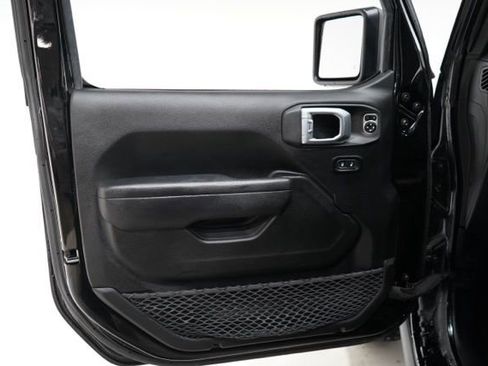 Used 2023 Jeep Wrangler Willys image 18