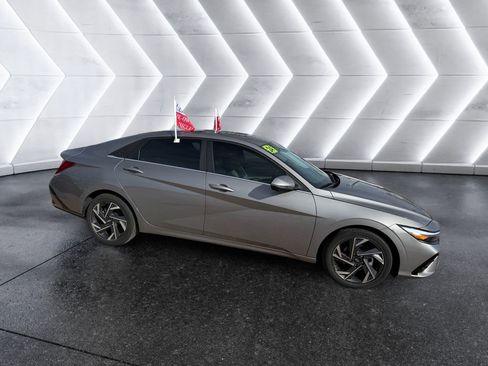Certified 2024 Hyundai Elantra Limited image 1