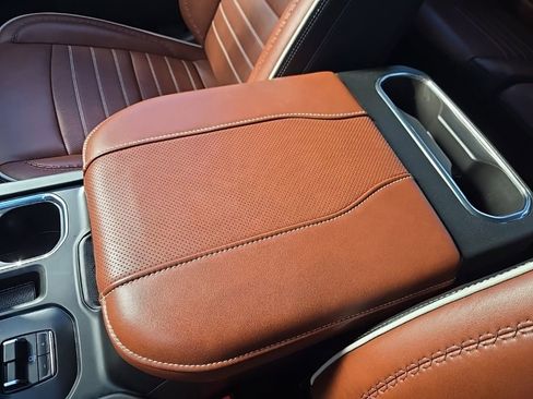 Used 2025 GMC Sierra 1500 Denali Ultimate image 39