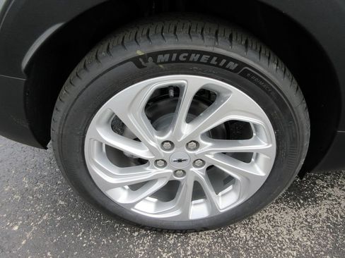 New 2027 Chevrolet Bolt LT FWD image 10