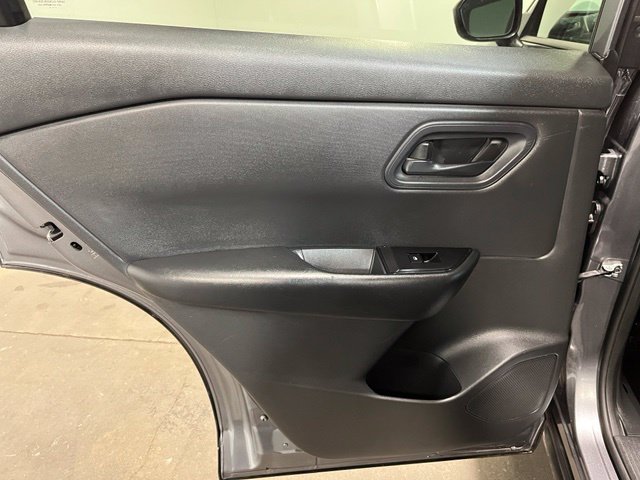 Used 2024 Nissan Rogue S AWD/4WD image 16