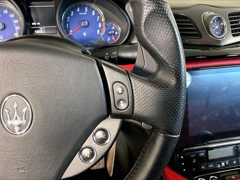 Used 2018 Maserati GranTurismo Convertible image 19