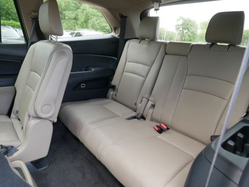 Used 2020 Honda Pilot Touring image 35