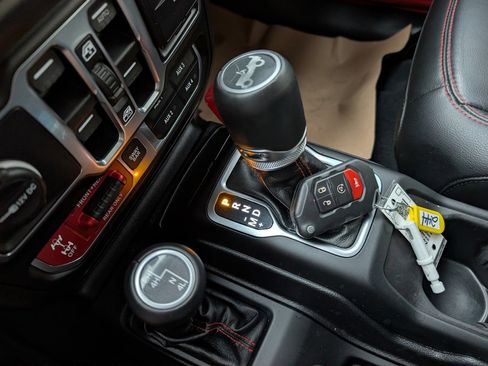 Used 2018 Jeep Wrangler Unlimited Rubicon image 30