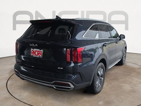 Certified 2023 Kia Sorento EX image 8