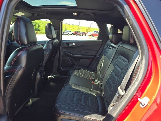 Used 2024 Ford Escape ST-Line Elite w/ Premium Technology Package AWD/4WD image 15