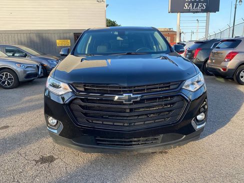 Used 2019 Chevrolet Traverse LT w/ LT Premium Package AWD/4WD image 3