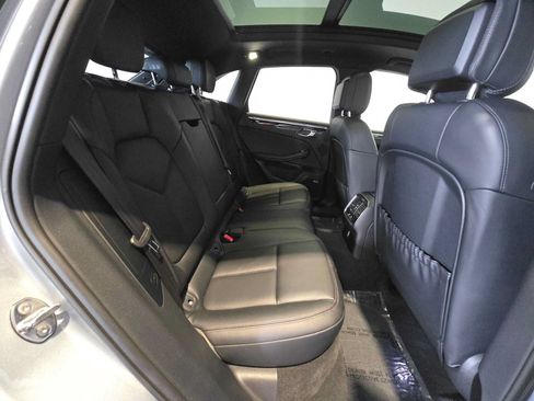 Used 2025 Porsche Macan AWD/4WD image 14