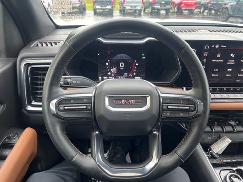 Used 2023 GMC Canyon AT4 w/ AT4 Premium Package image 17