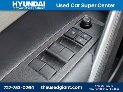 Used 2026 Toyota Corolla Cross L FWD image 27