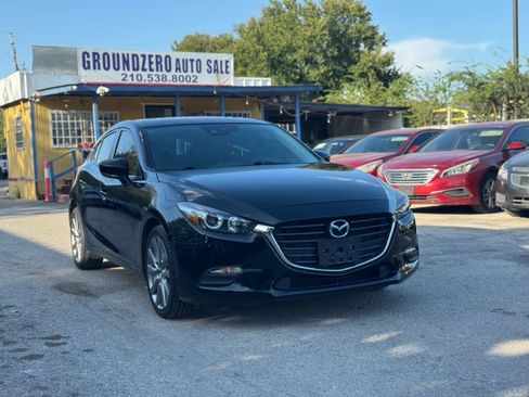 Used 2018 MAZDA MAZDA3 Touring image 1