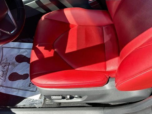 Used 2019 Toyota Camry XSE image 18