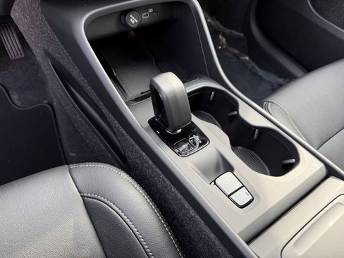 New 2025 Volvo XC40 B5 Core w/ Protection Package Premier image 22